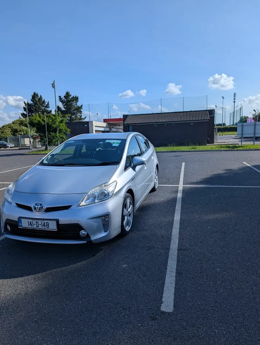 Toyota Prius 2014 - Image 2