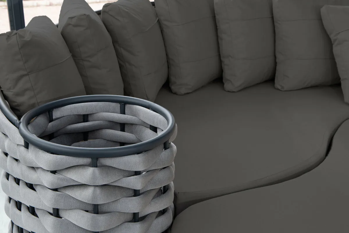 Daybed garden furniture  brand new - Image 2
