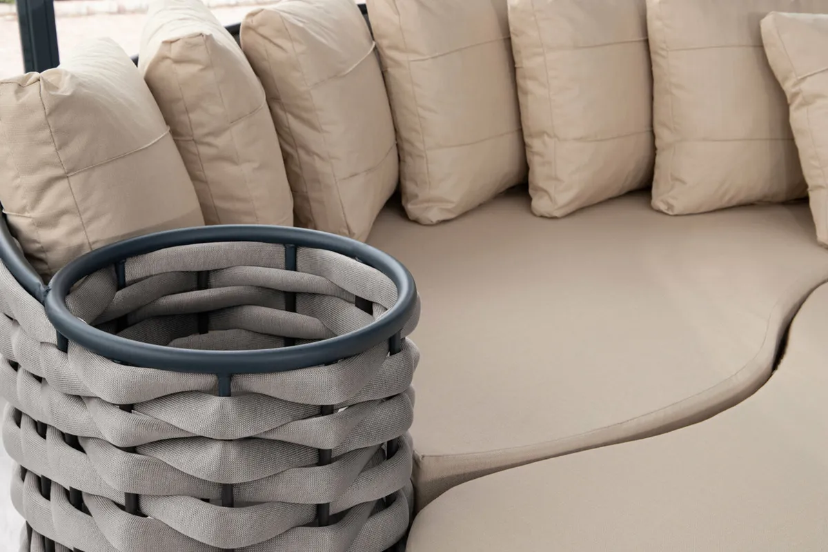 Daybed garden furniture  brand new - Image 3