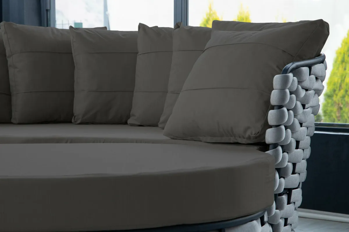 Daybed garden furniture  brand new - Image 4