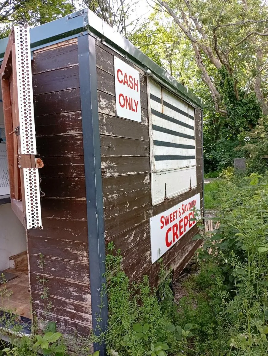Catering trailer - Image 1