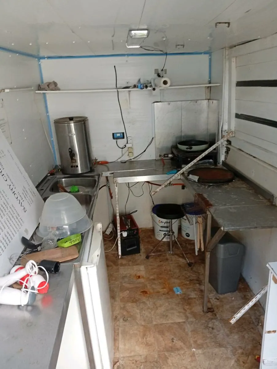 Catering trailer - Image 2