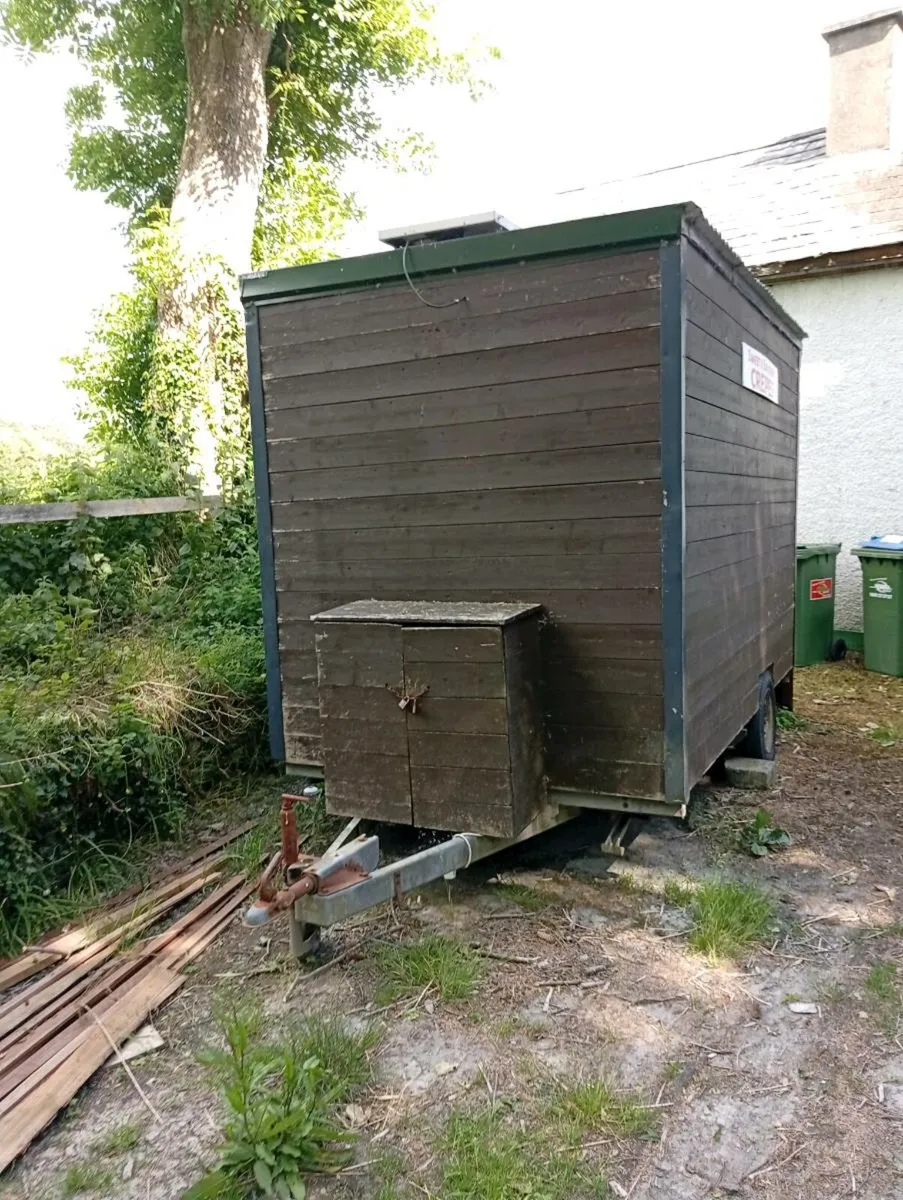 Catering trailer - Image 4