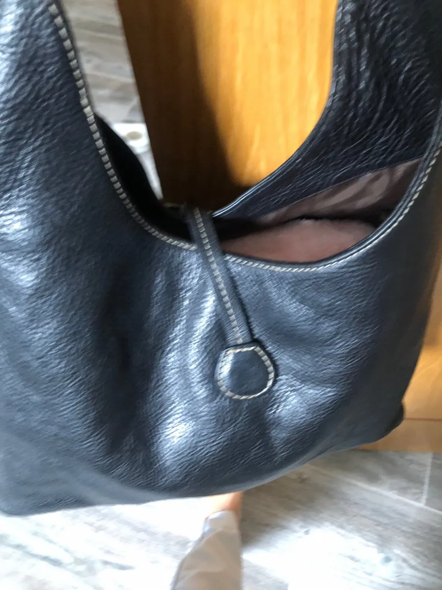 Designer black leather bag - Image 4