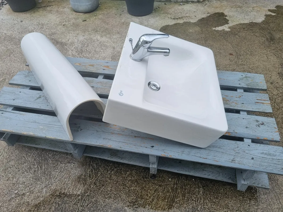 Ideal sink and pedastool and tap for sale - Image 2
