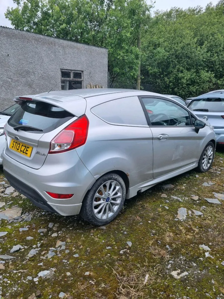 13 fiesta van - Image 3