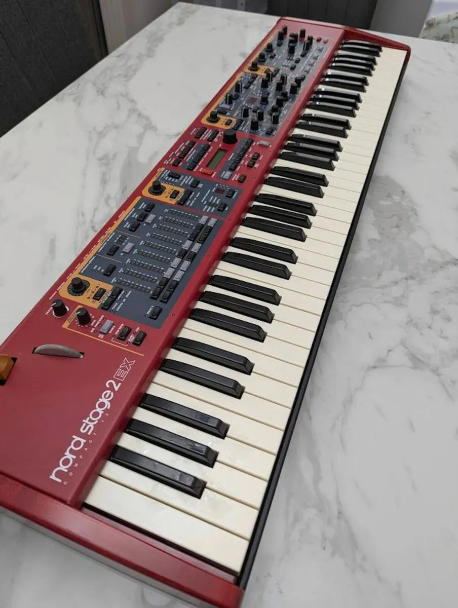 Nord Stage 2 EX + hard case - Image 1