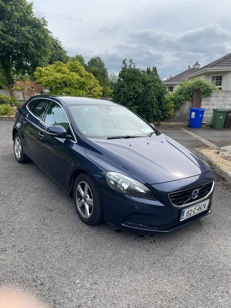 Volvo V40 2015 - Image 1