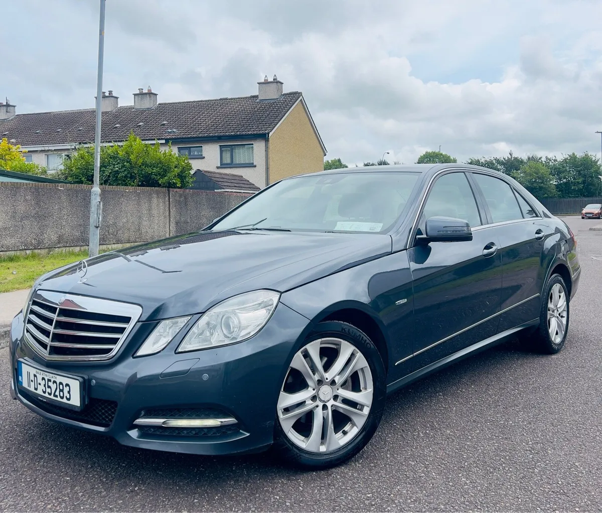 VERY LOW KM MERCEDES E200 AUTO AVANGARD - Image 1