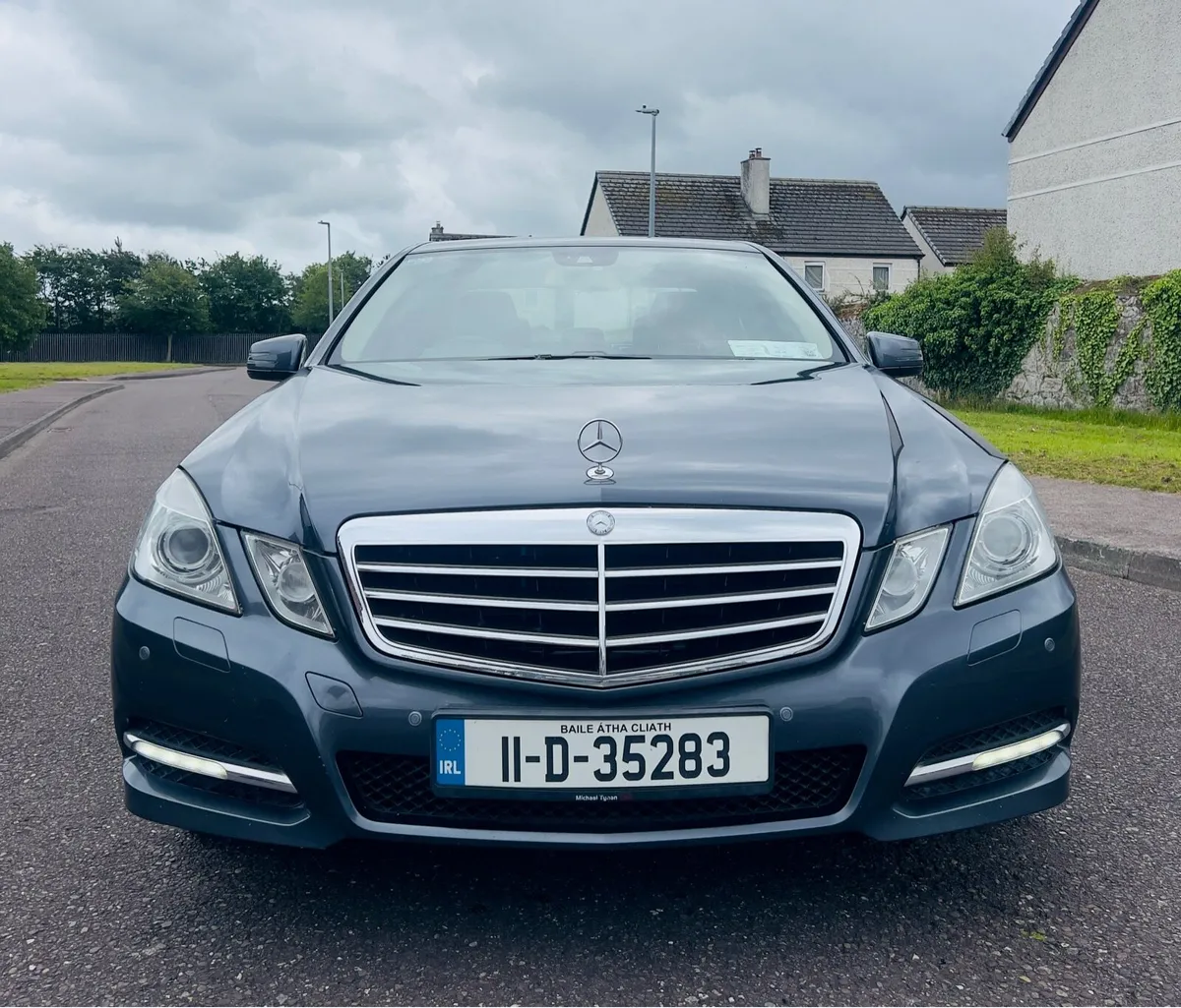 VERY LOW KM MERCEDES E200 AUTO AVANGARD - Image 2