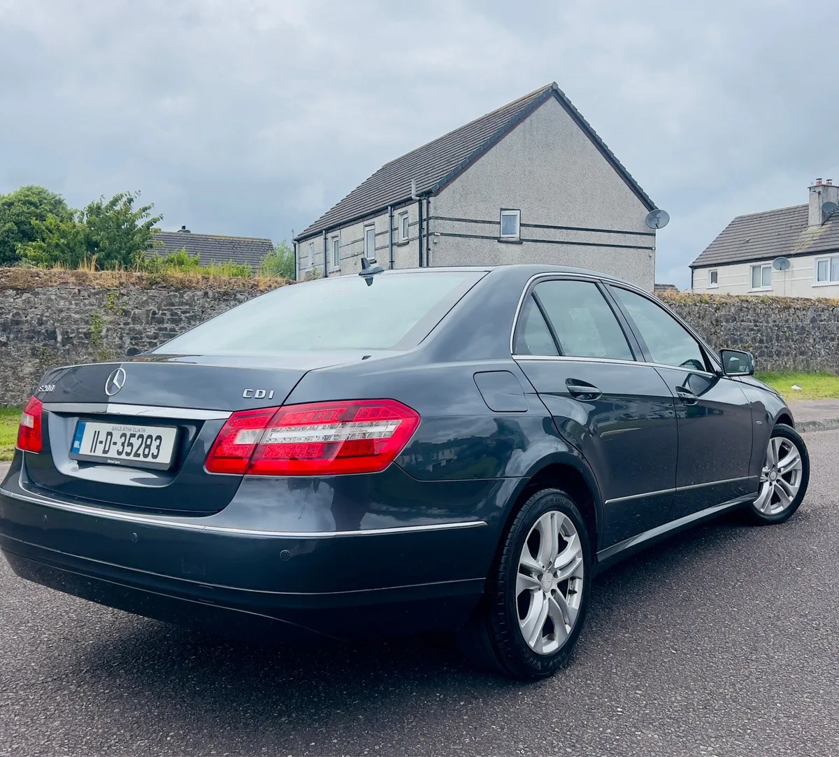 VERY LOW KM MERCEDES E200 AUTO AVANGARD - Image 4
