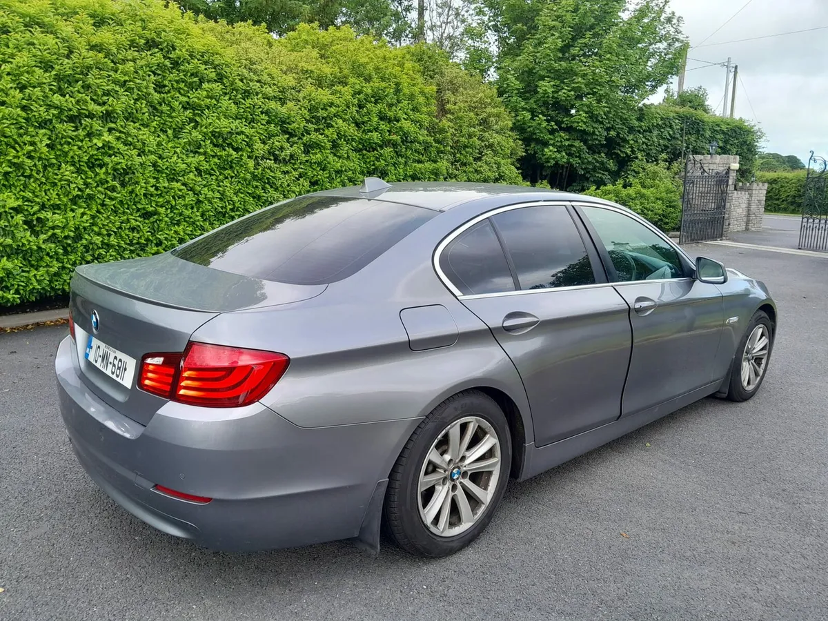 BMW 5 Series 2010 - Image 3