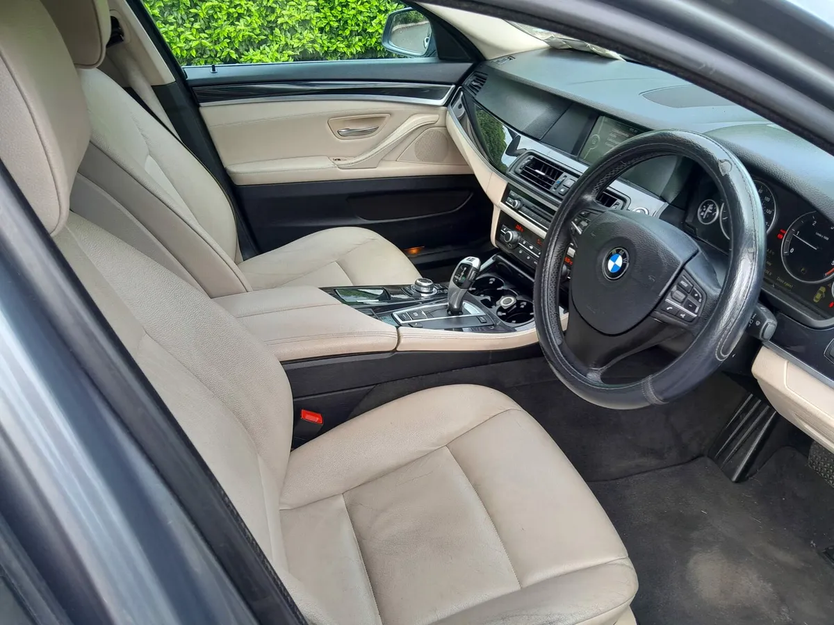 BMW 5 Series 2010 - Image 4
