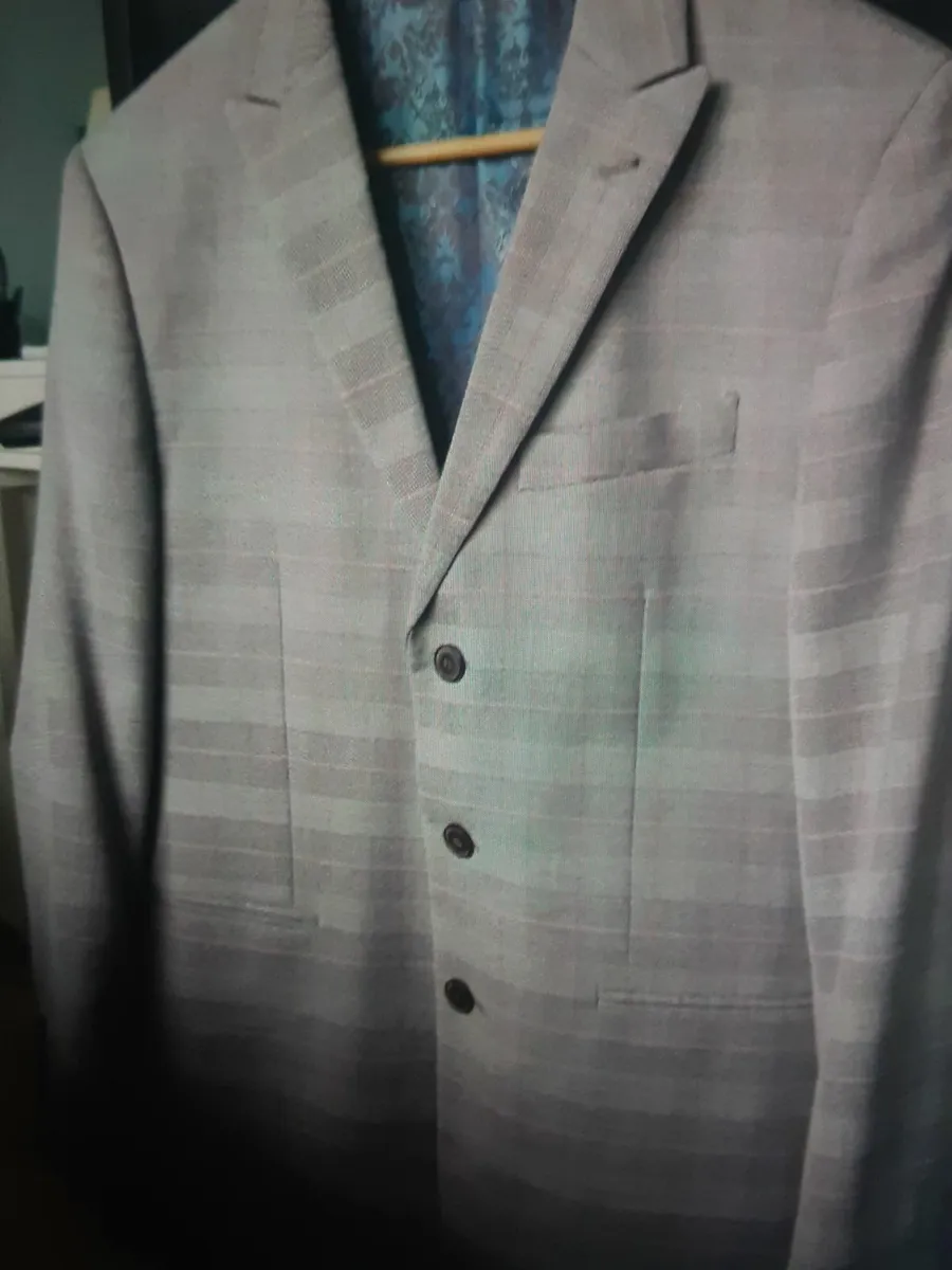 Mens suit - Image 2