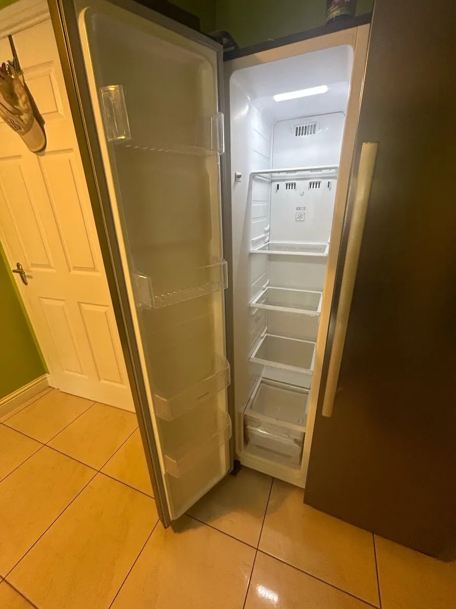 American Style Fridge Freezer - Image 3
