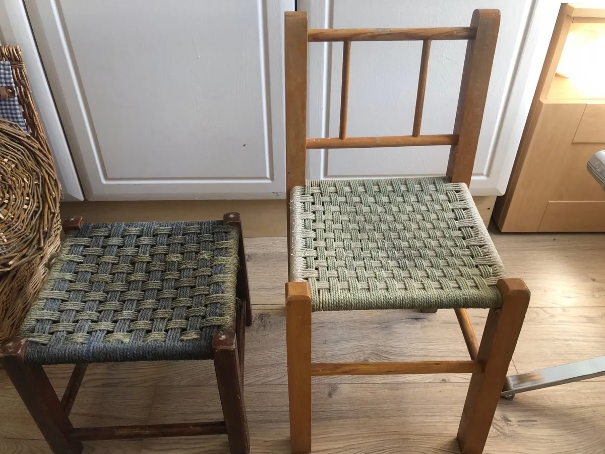 Childs  chair and mirror - Image 3
