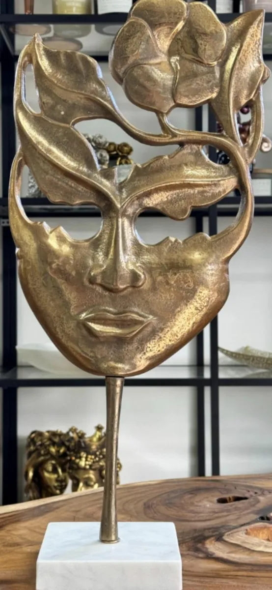 Metal sculpture - Image 1