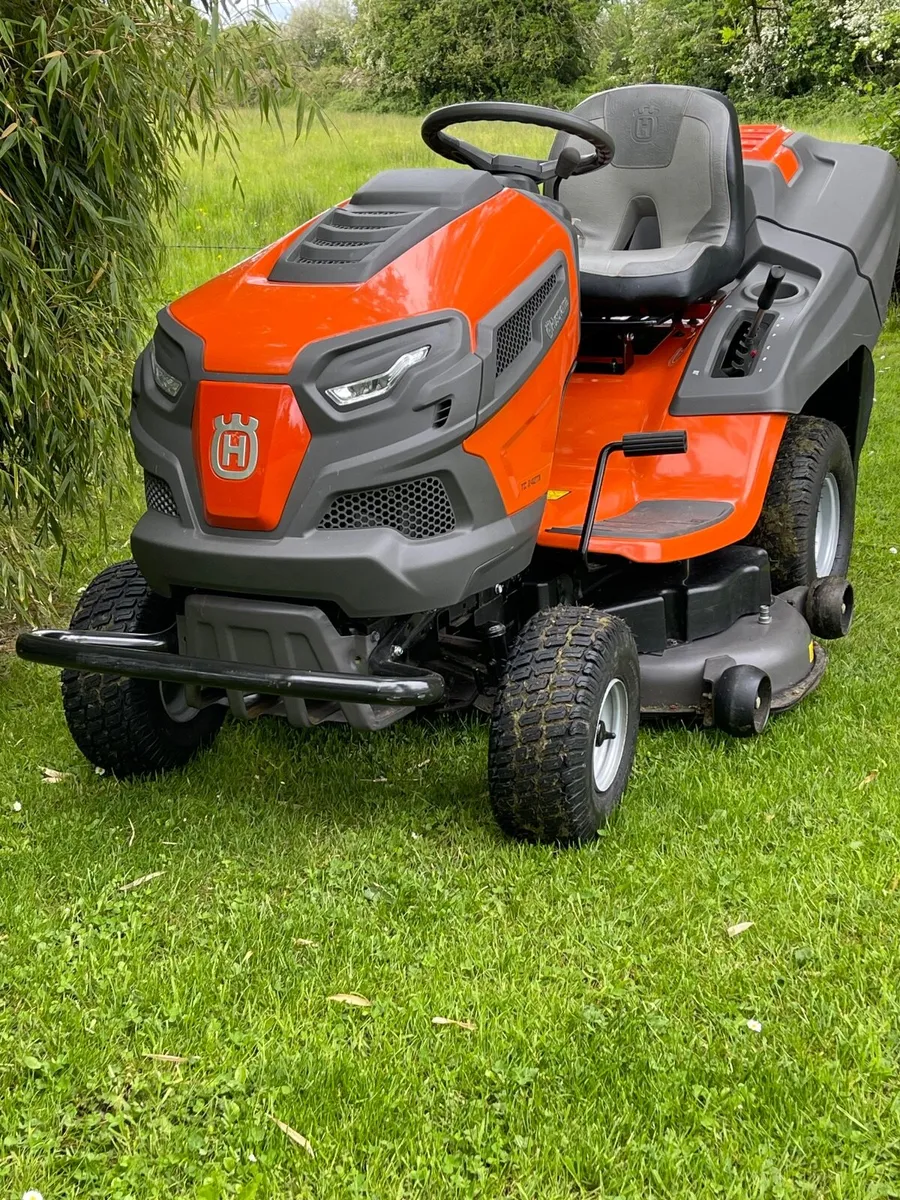 Husqvarna TC242TX. Lawn tractor - Image 1