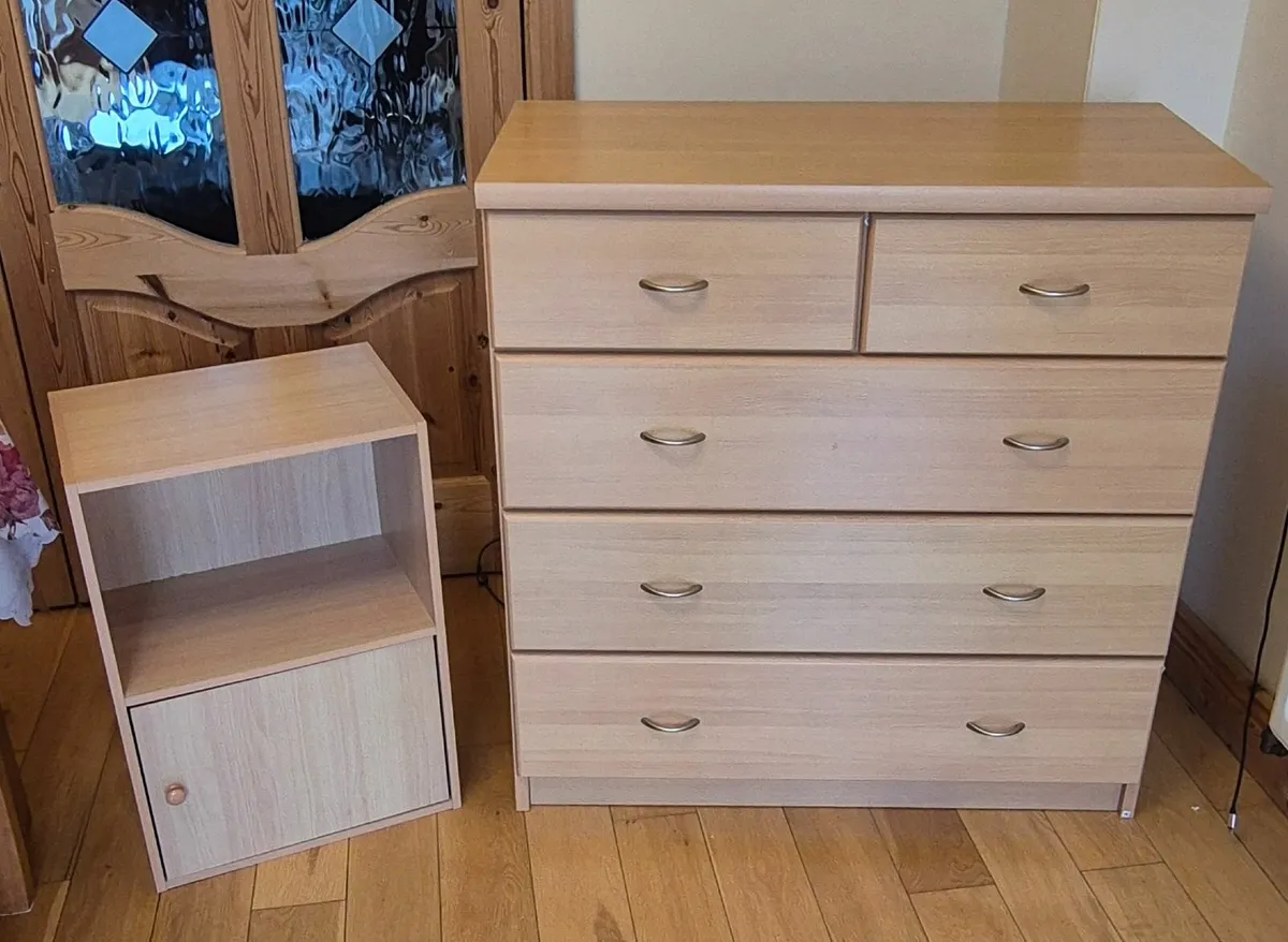Chest of drawers for sale - Image 3