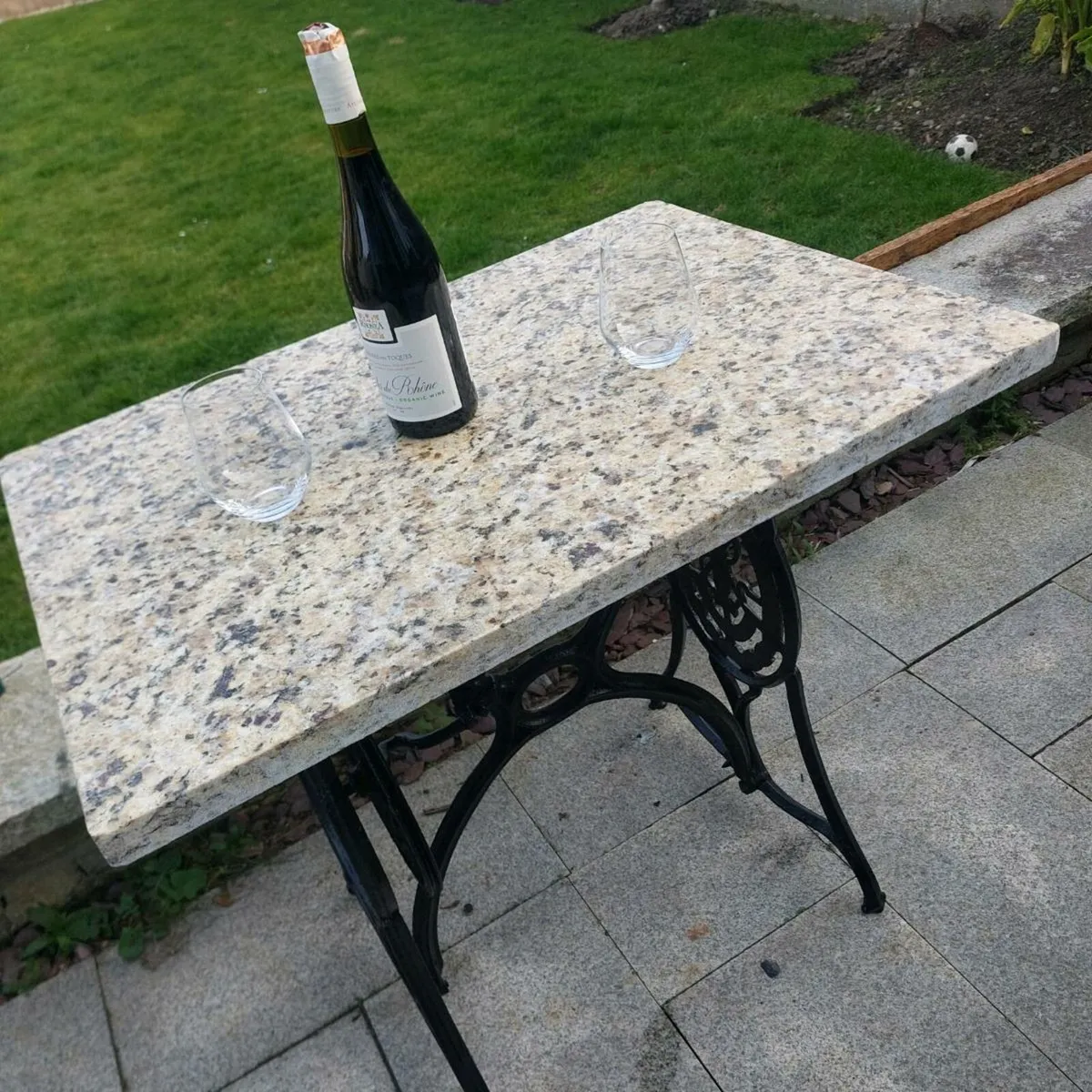 Garden table - Image 1