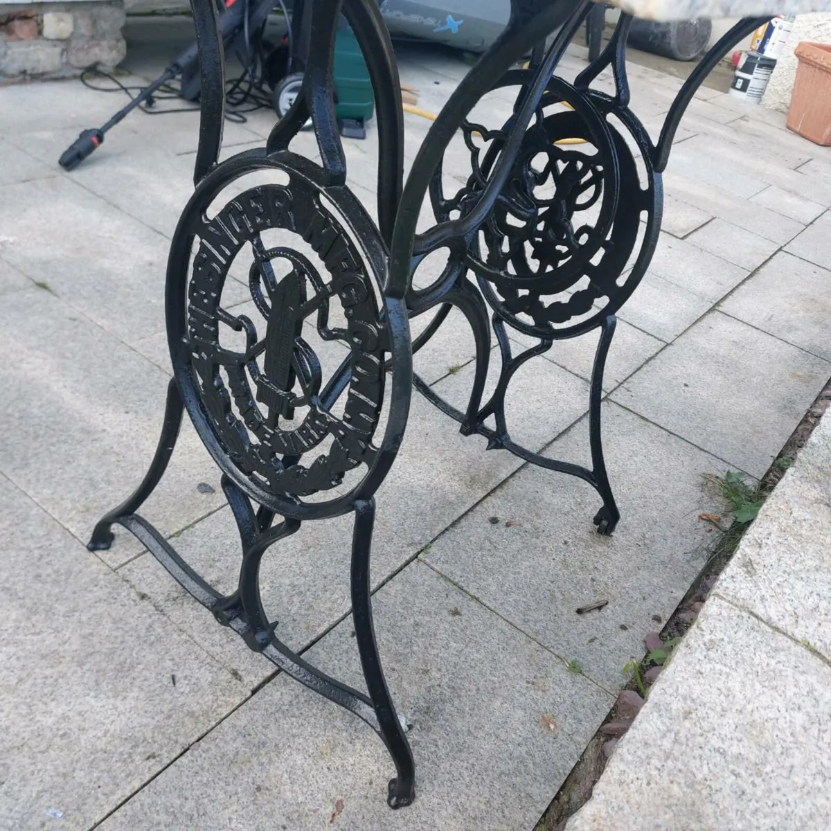 Garden table - Image 2
