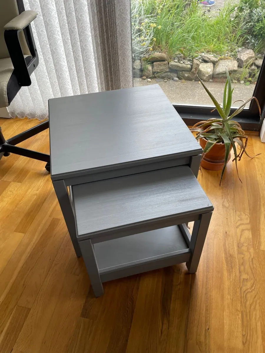 Nest of tables - Image 1