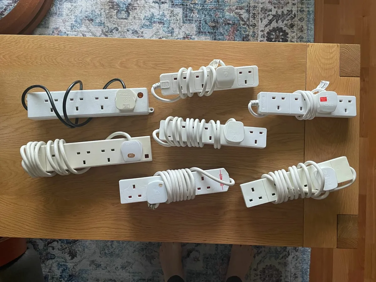 7 Extention leads, 7 adapter plugs - Image 3