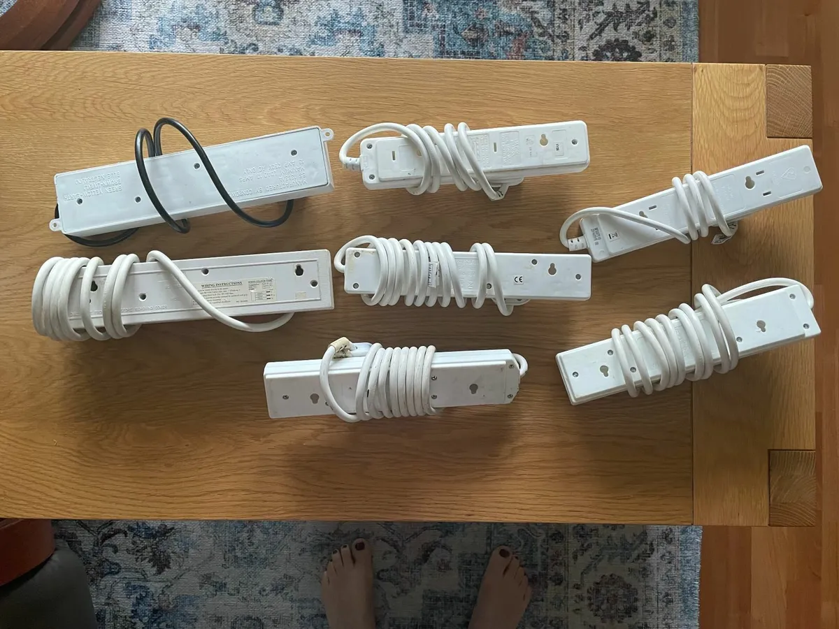 7 Extention leads, 7 adapter plugs - Image 4