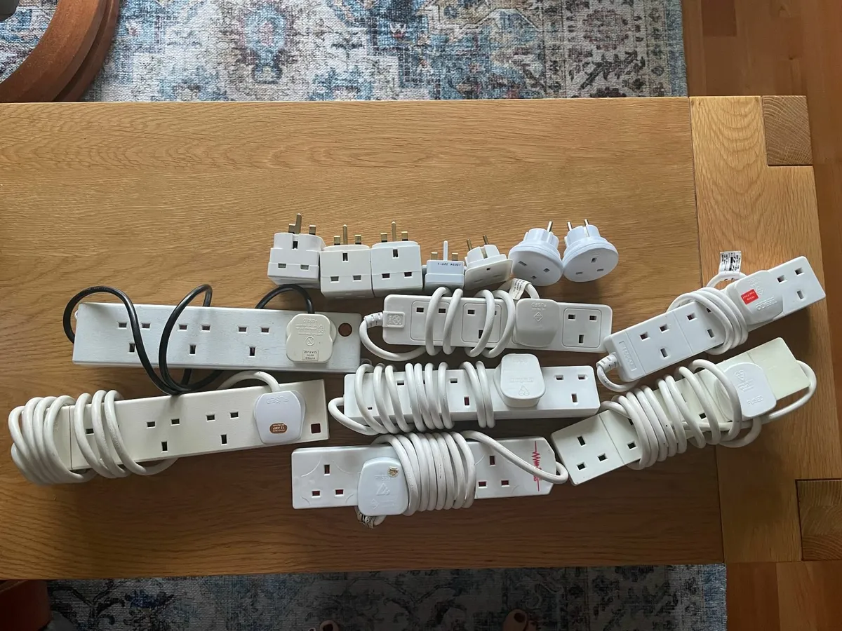 7 Extention leads, 7 adapter plugs - Image 1