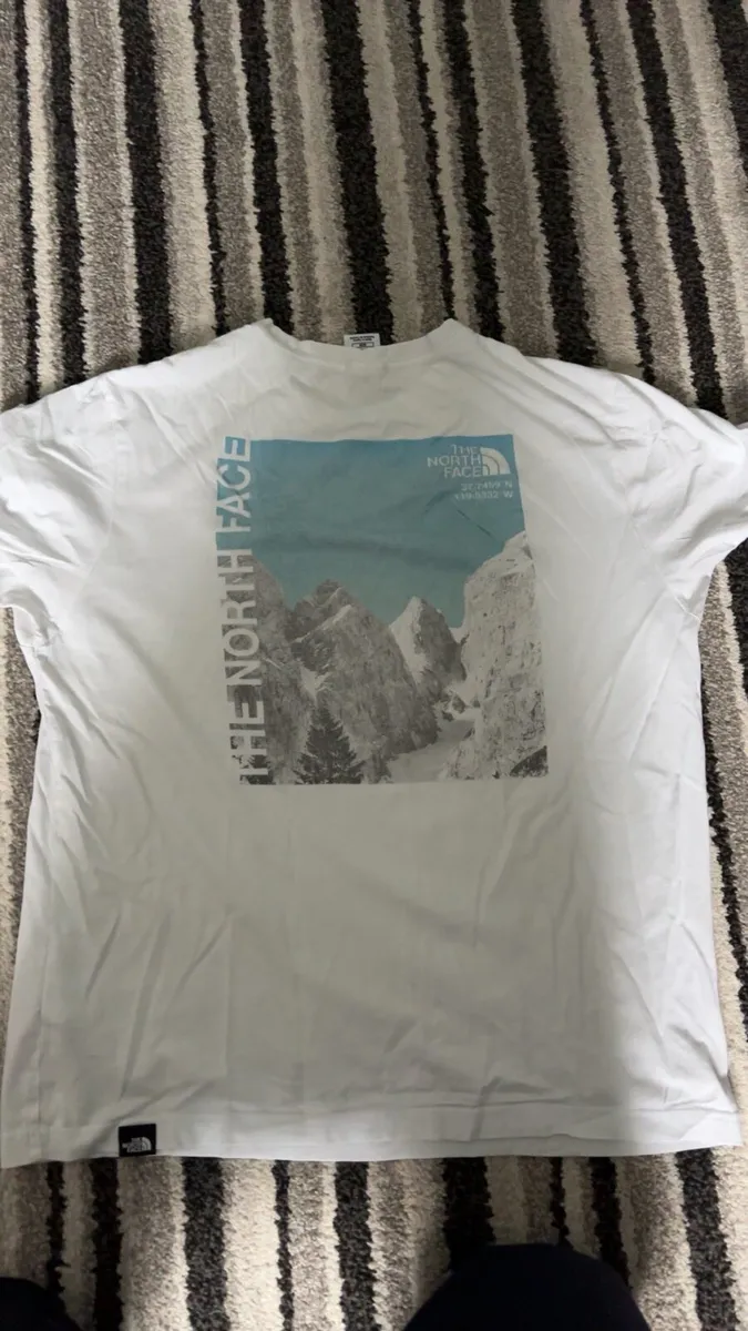 T-Shirts Size S & M - Image 2