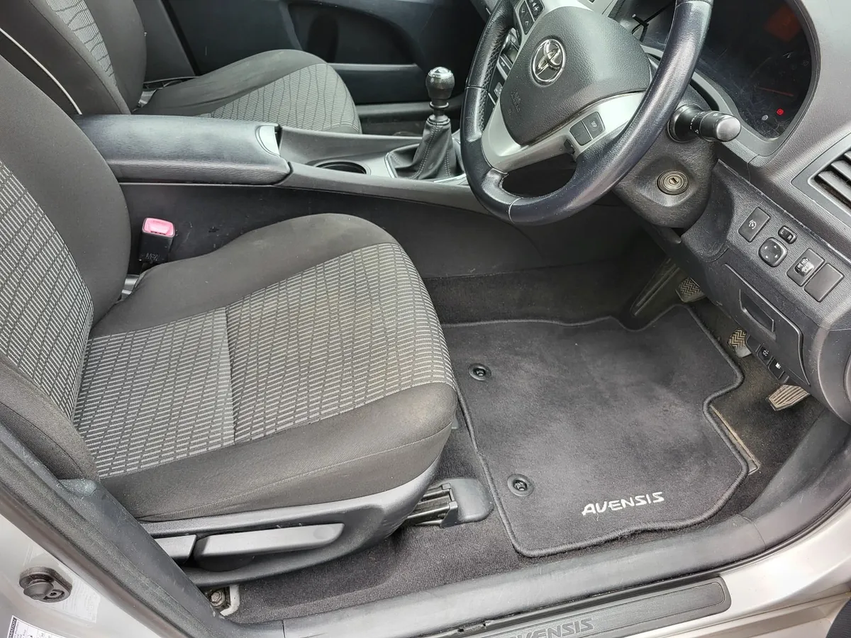 Toyota Avensis 2013 -  one owner. - Image 3