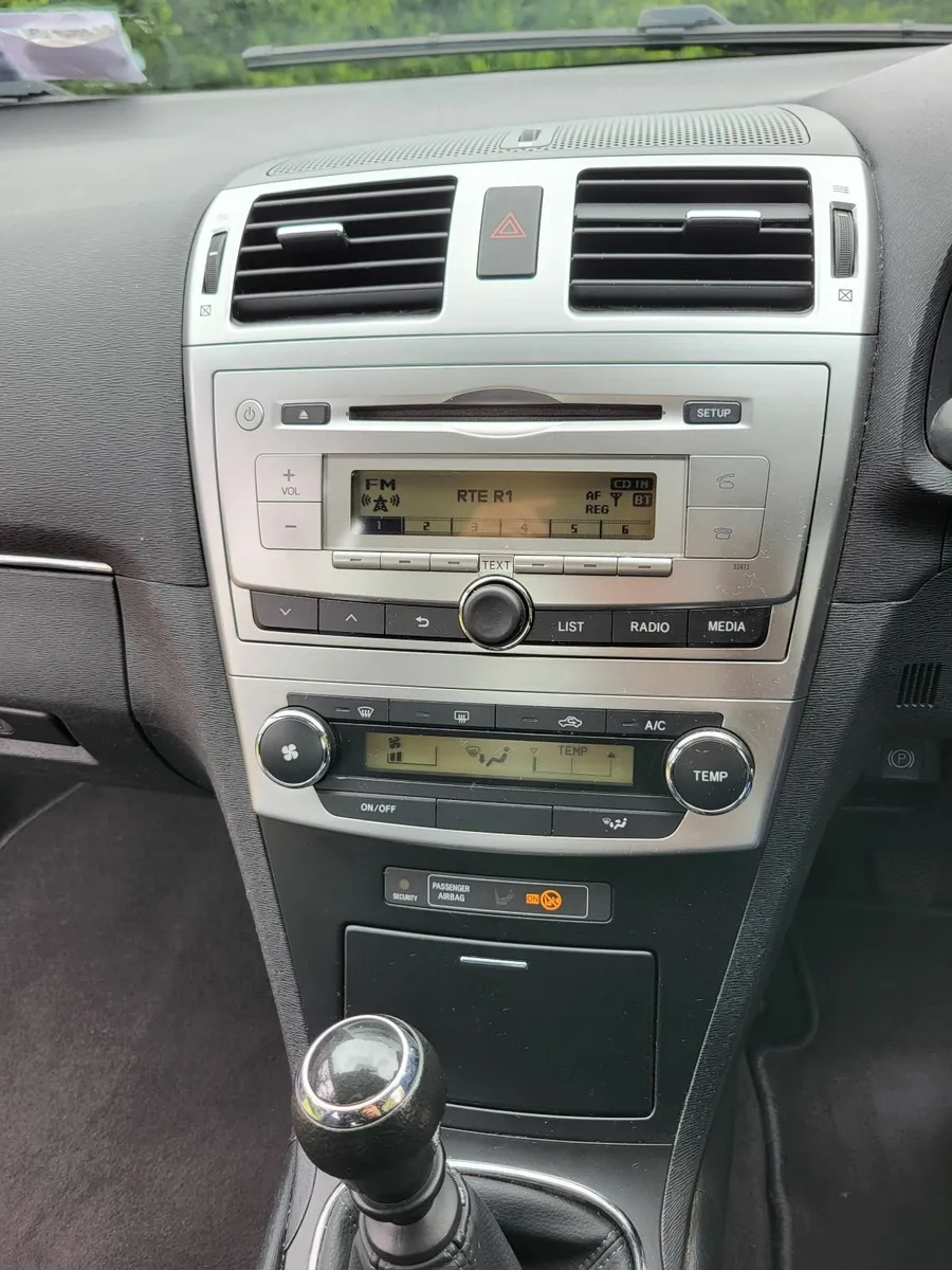 Toyota Avensis 2013 -  one owner. - Image 4