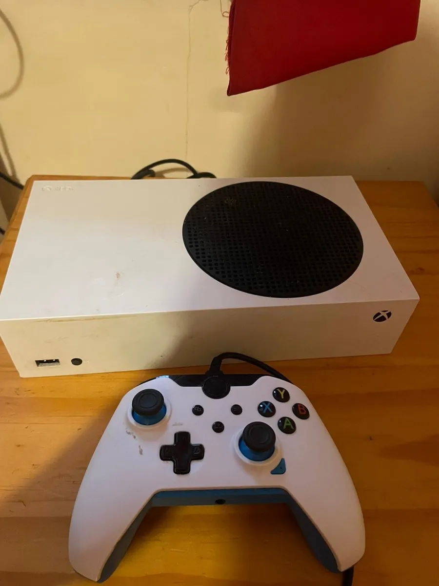 Xbox Series S - Image 1