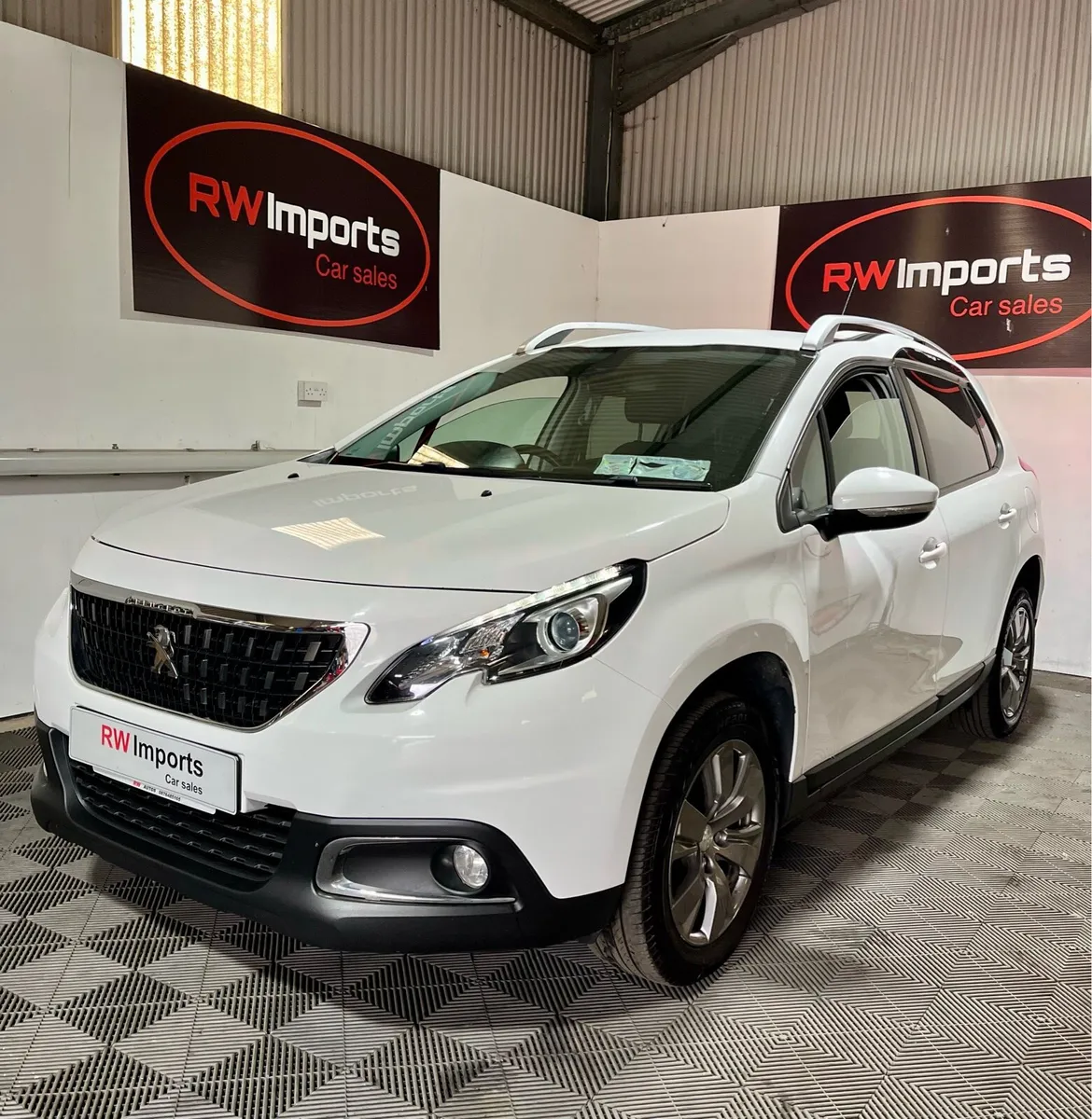 Peugeot 2008  1.6 Diesel - Image 1