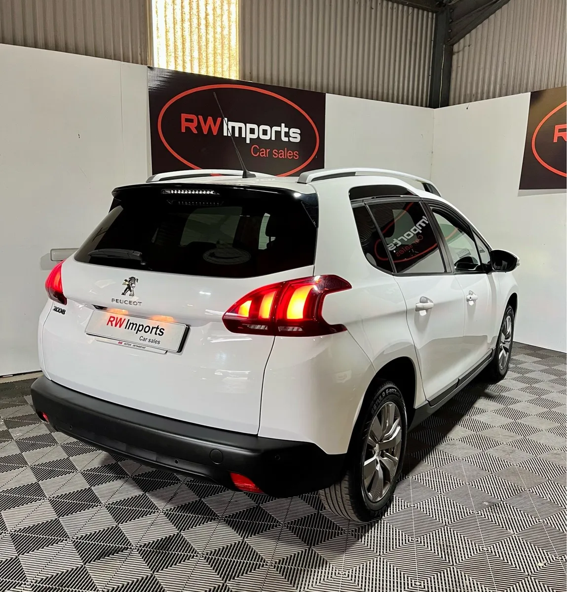 Peugeot 2008  1.6 Diesel - Image 2