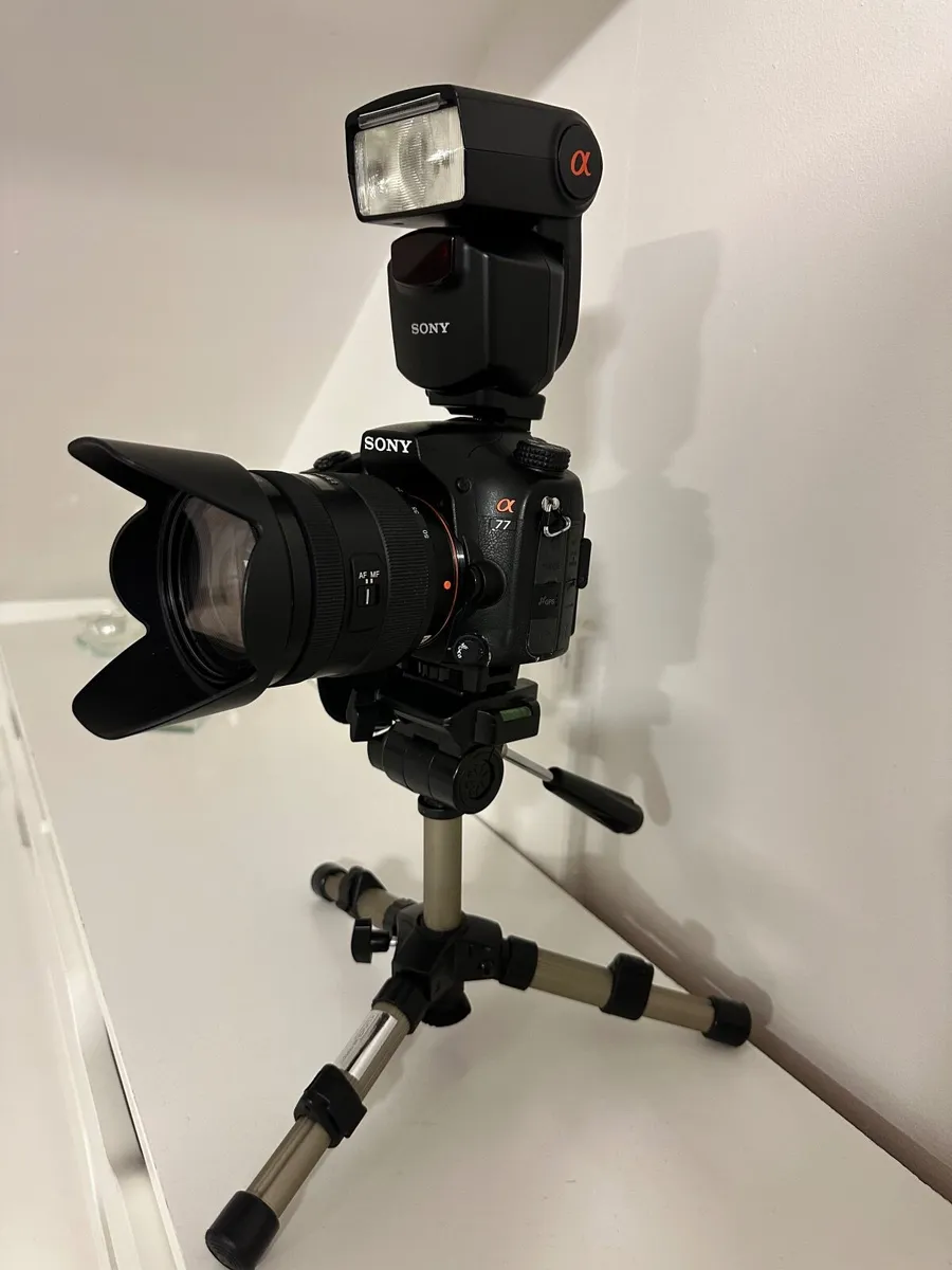 Sony  a77 - Image 1