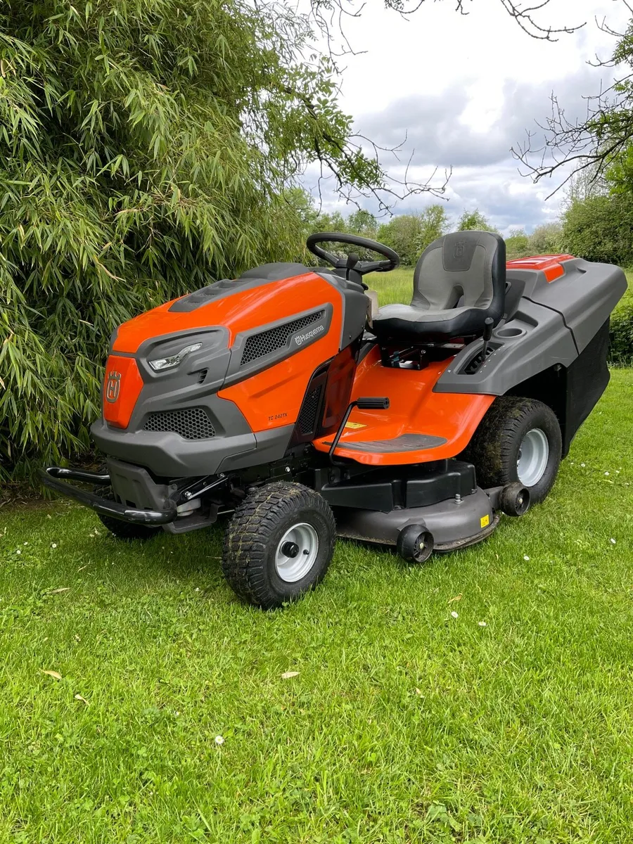 Husqvarna TC242TX. Lawn tractor - Image 4