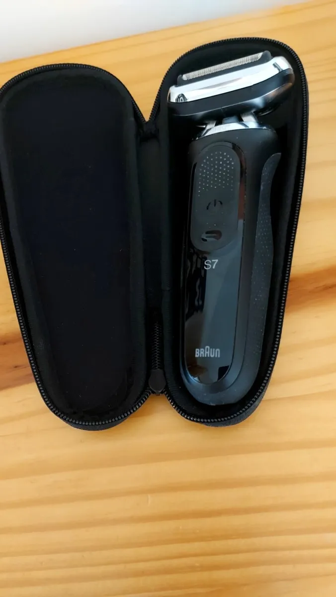 Series 7 Braun Shaver - Image 3
