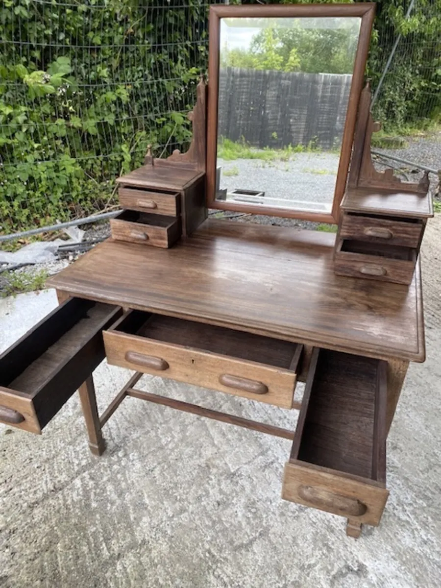 writing desk - Image 1