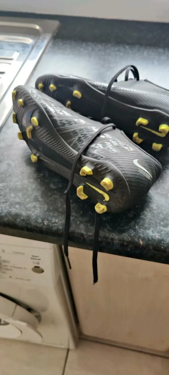 Kids Football boots - Image 2