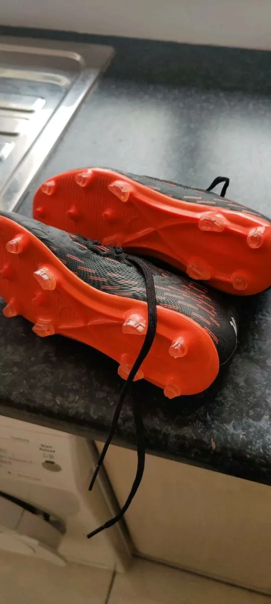Kids Football boots - Image 4
