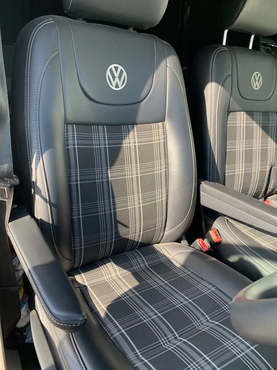 Volkswagen Transporter 2018 - Image 2