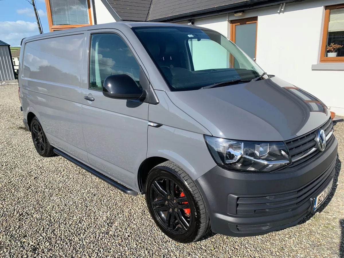 Volkswagen Transporter 2018 - Image 1