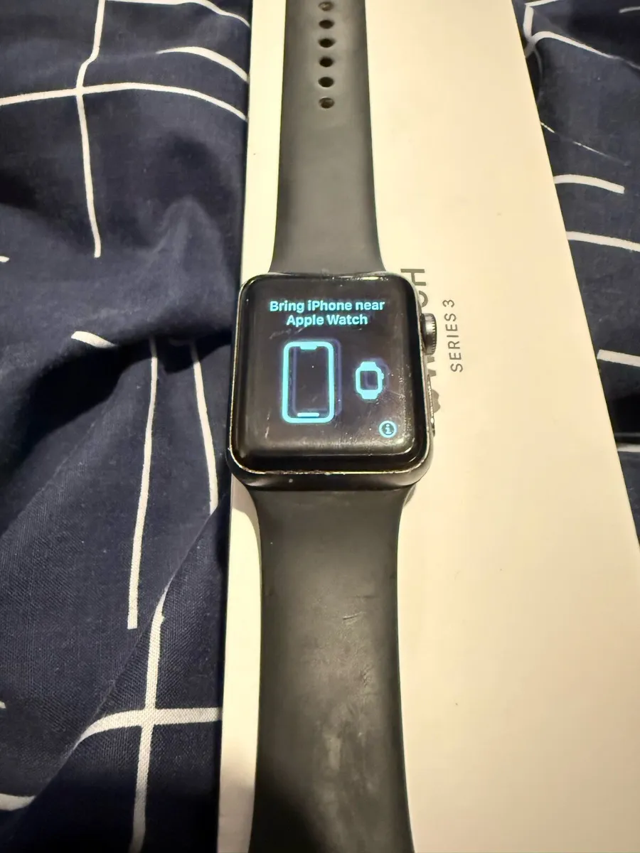 Apple Watch Series 3 - Image 2