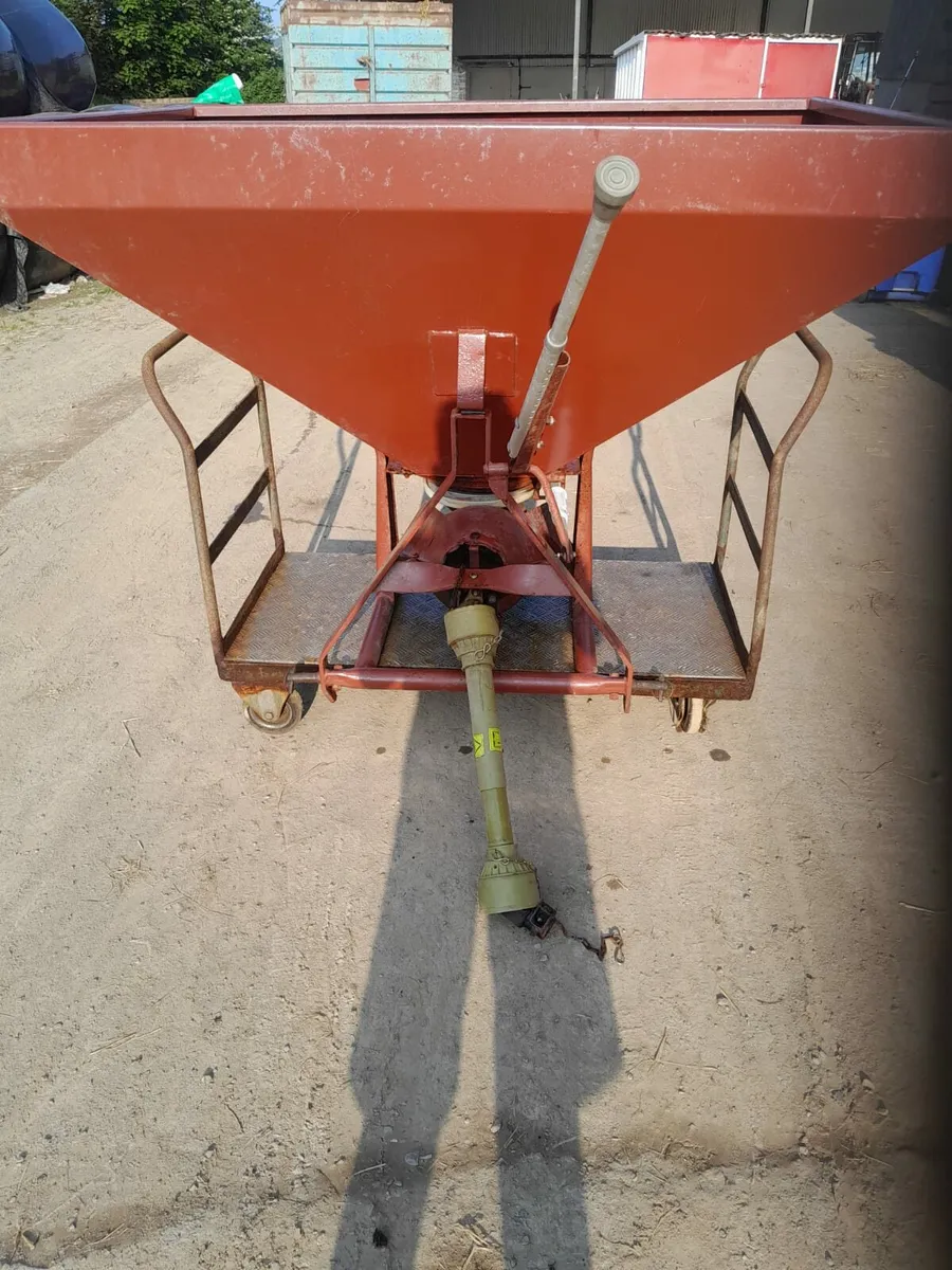 Vicon spreader - Image 1