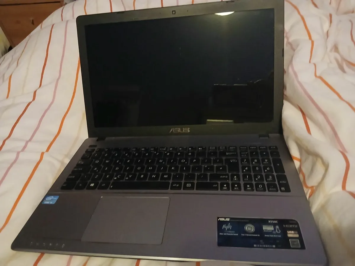 Laptop - Image 2