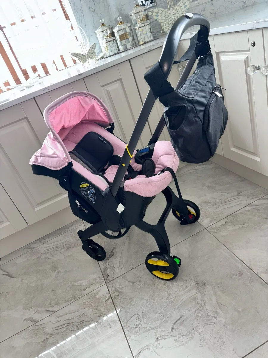 pram - Image 1