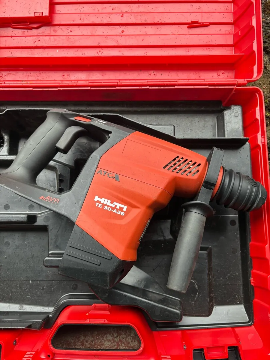 Hilti TE30 Hammer Drill 2017 Model 36V - Image 2