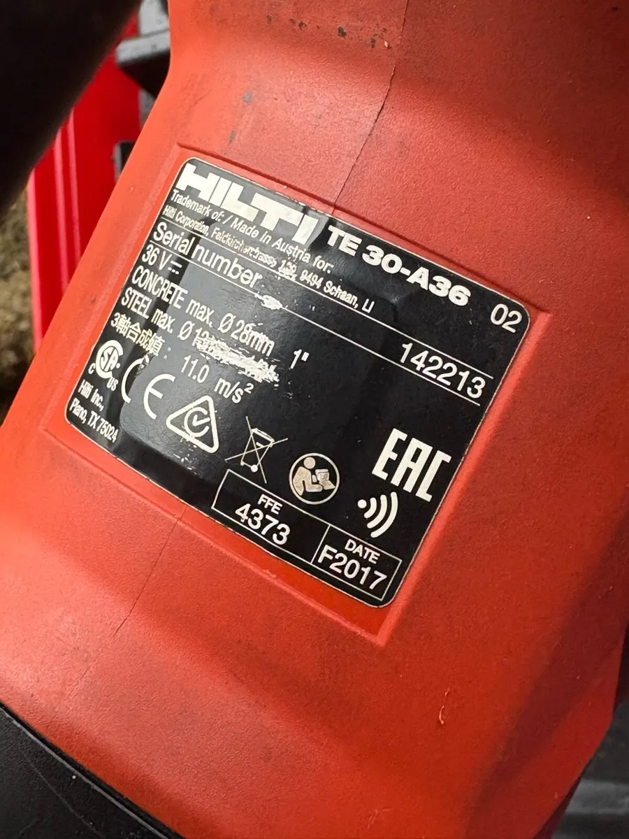 Hilti TE30 Hammer Drill 2017 Model 36V - Image 4