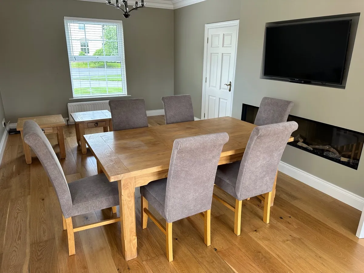 Dining table - Image 2